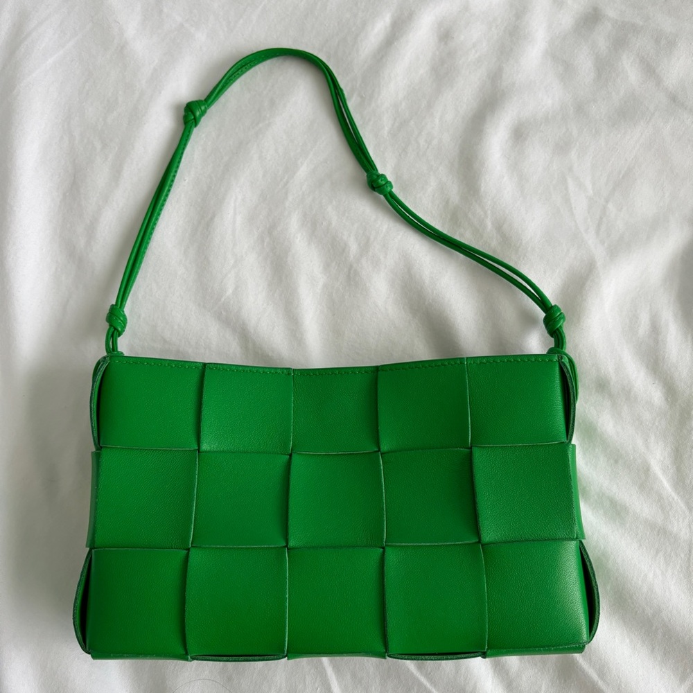 Bottega Veneta Cassette Pouch on Strap Parakeet Green